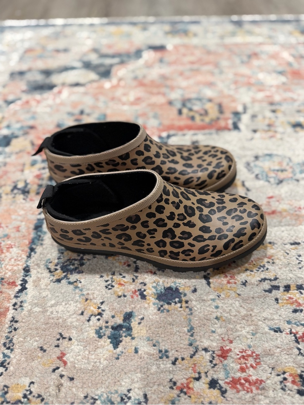Women’s Hey Girl by Corkys Leopard Print Slip-On Rain Clogs booties size 9